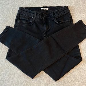 Mid rise skinny jean